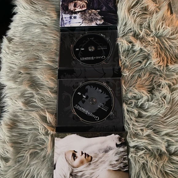 Game of Thrones DVDs - Picture 3 of 6